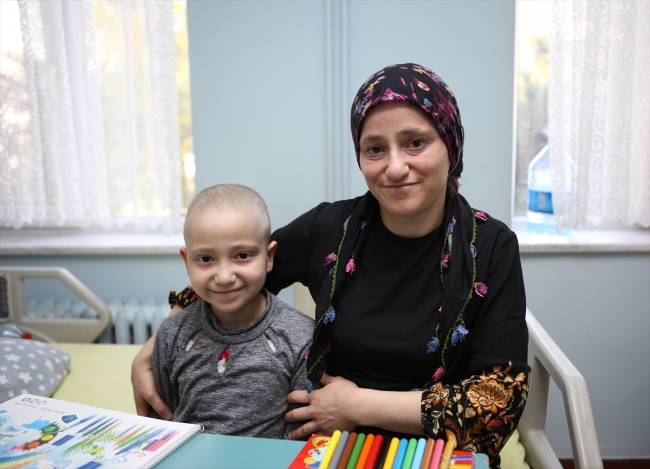 Lösemi hastası çocuklar eğitimlerine hastanede devam ediyor